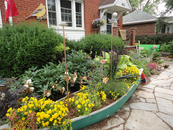 New and improved teacup birdfeeders