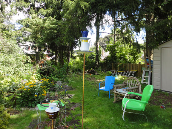 super-deluxe tea-set bird feeder