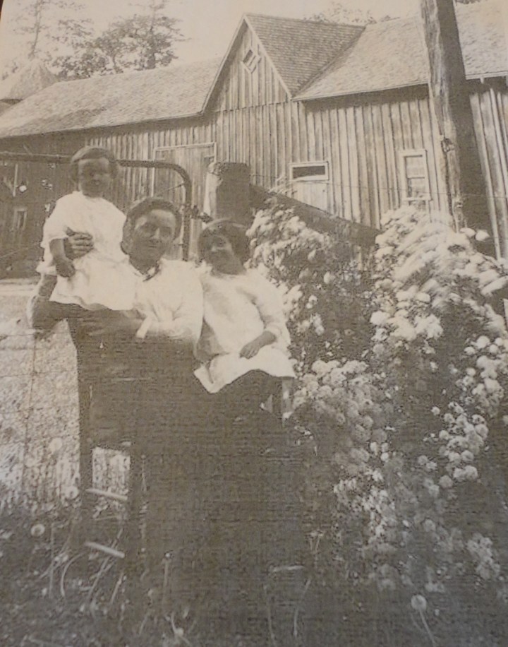 Now it's 1913 - meet the Cornells!  We're going to see the barn in the background in a minute. It's still looking strong in 2014.
