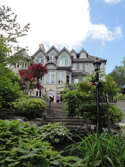 One of the spectacular homes on this year's tour. I must say, I think there was a lot of 'swiffering' going on in these homes the night before. Volunteers in the homes did a great job welcoming guests and shepherding us between floors inside.